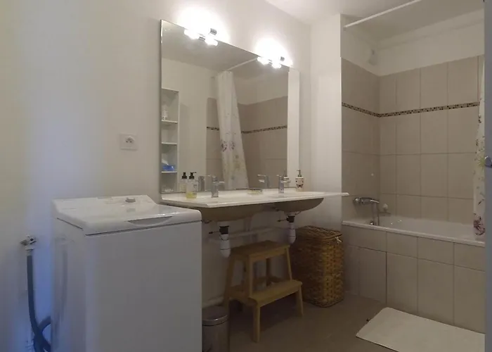 Апартаменти T3 Pour 6 Pers, Balcon, Parking, - Fr-1-803-96